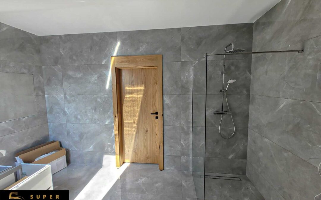 Simple Door fornir z portalami